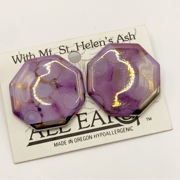 Vtg Button Earrings Mt. St. Helens Ash Purple Marbled Iridescent Large Geometric - Picture 2 of 8